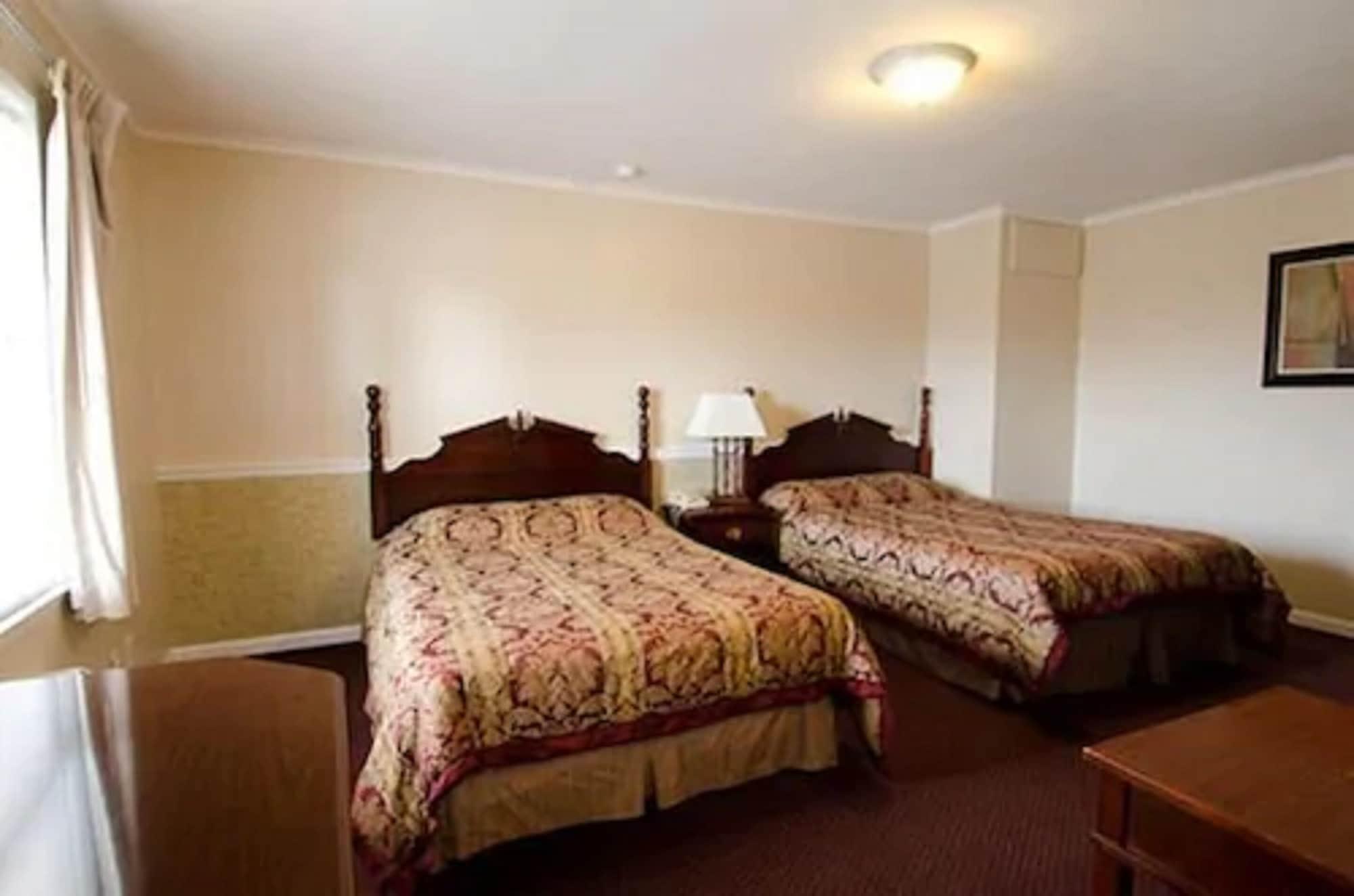 Alpine Inn & Suites Рокфорд Екстериор снимка