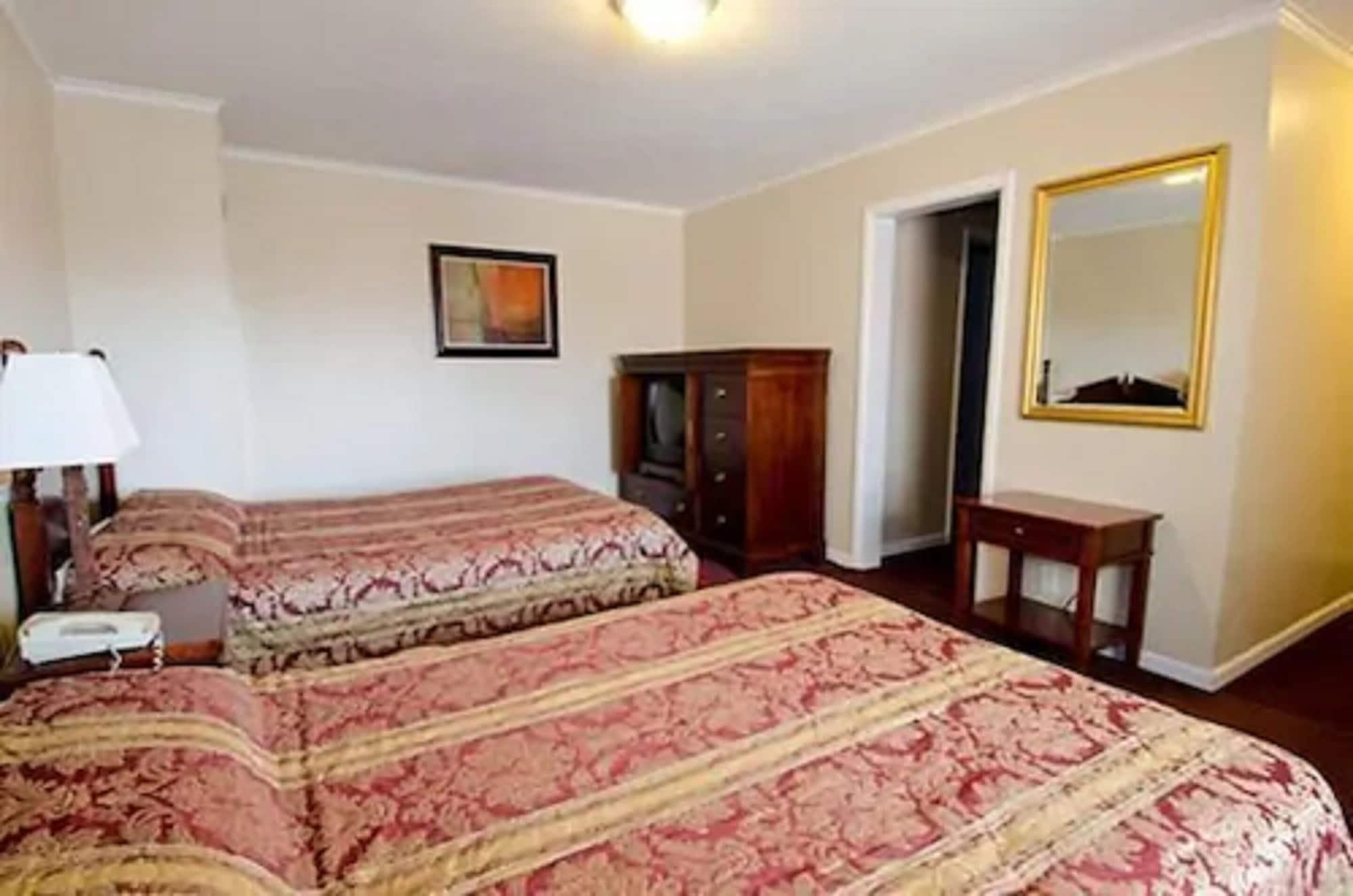 Alpine Inn & Suites Рокфорд Екстериор снимка