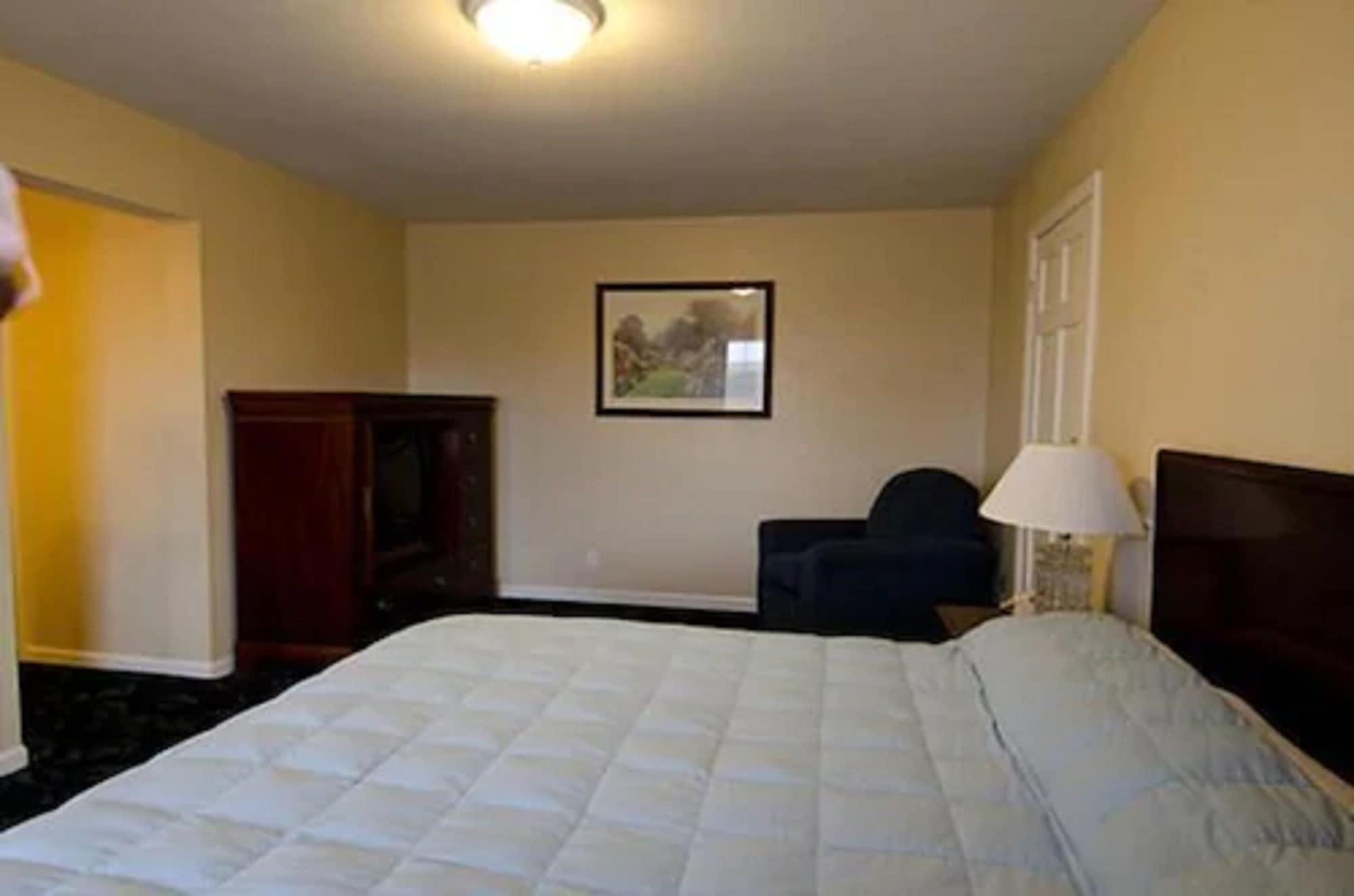 Alpine Inn & Suites Рокфорд Екстериор снимка