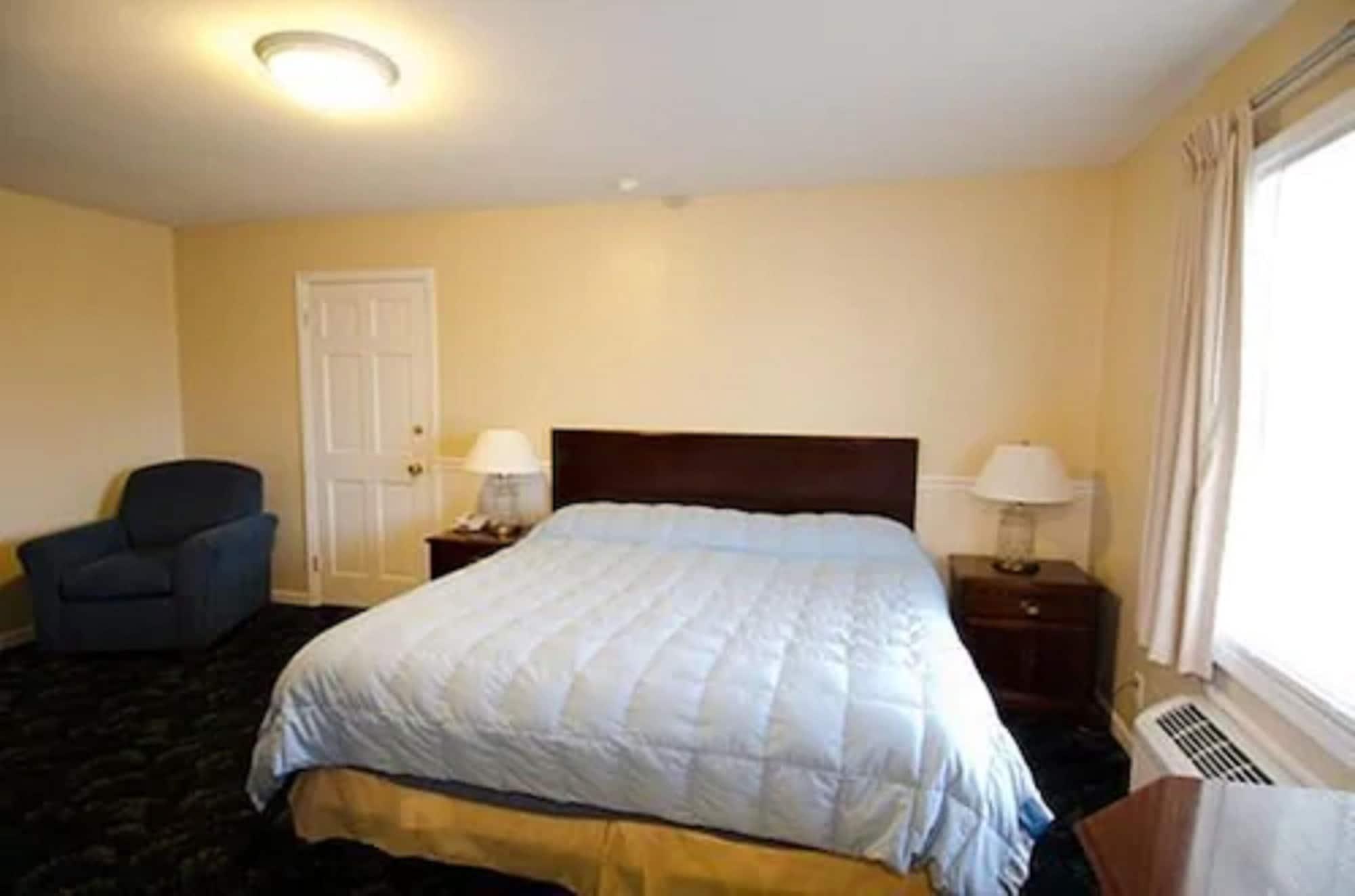 Alpine Inn & Suites Рокфорд Екстериор снимка