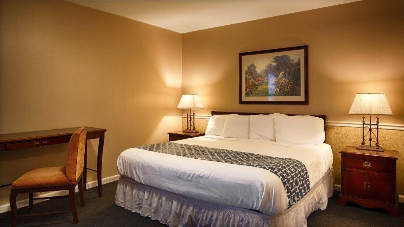 Alpine Inn & Suites Рокфорд Екстериор снимка